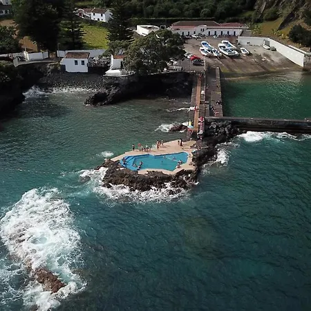 Villa H. S. Caloura *